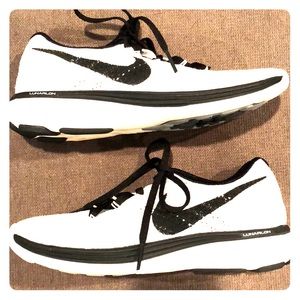 Nike lunarlon running shoes
